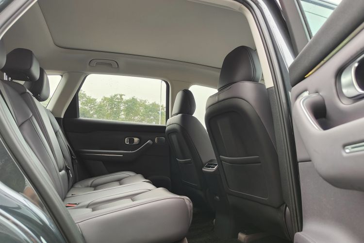 零跑汽车 零跑C10 2024 汽车图片 #18