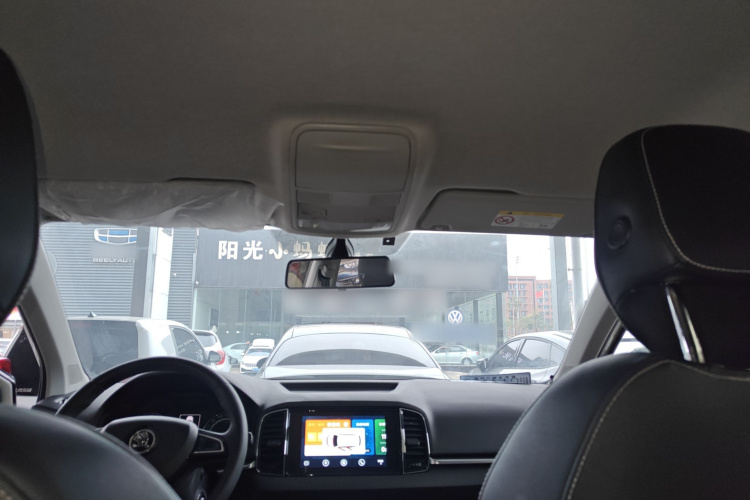 Skoda Karoq 2020 изображение автомобиля #18