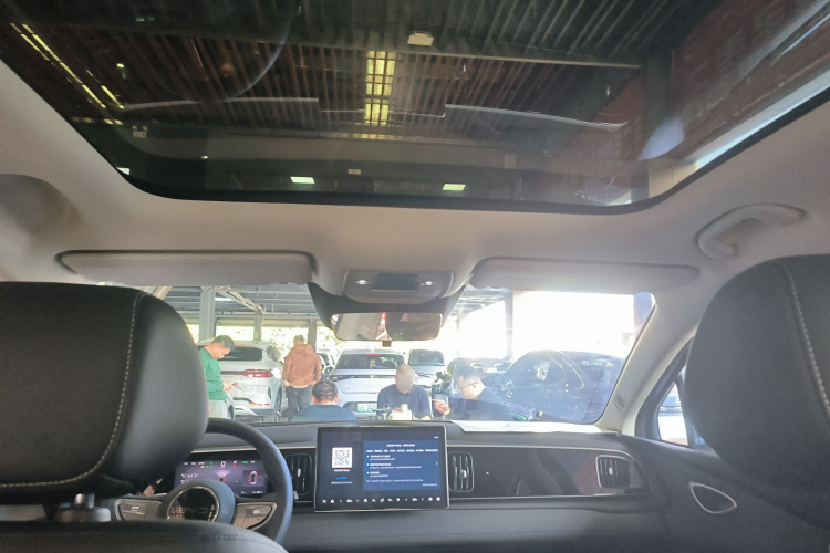 BYD Sea Lion 05 EV 2025 car image #18