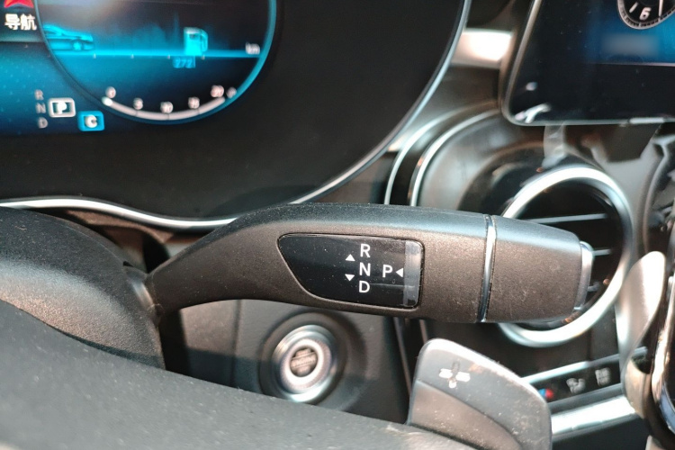 Mercedes-Benz C Class 2020 car image #18