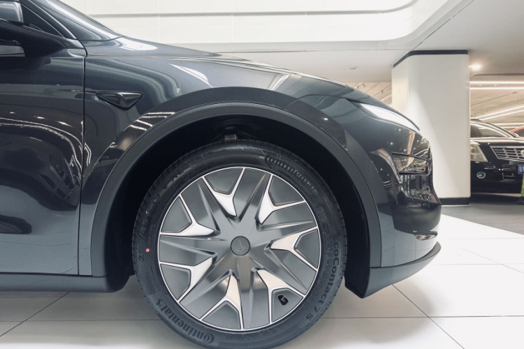 特斯拉 Model Y L 2025 汽车图片 #18