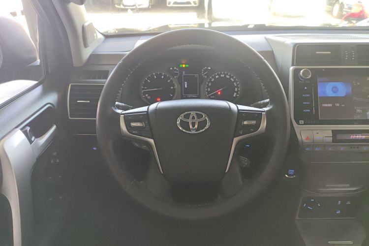 Toyota Land Cruiser Prado 2018 #18 Toyota Land Cruiser Prado 2018 car image #18