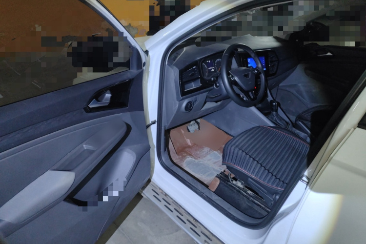 VS5 2019 car image #18