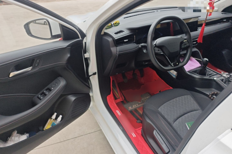 Roewe i5 2025 car image #18
