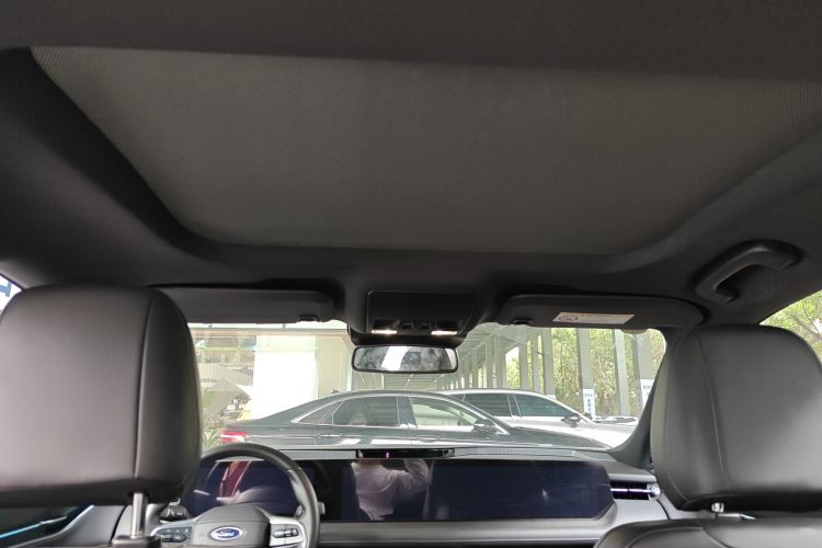 Ford Mondeo 2024 car image #18