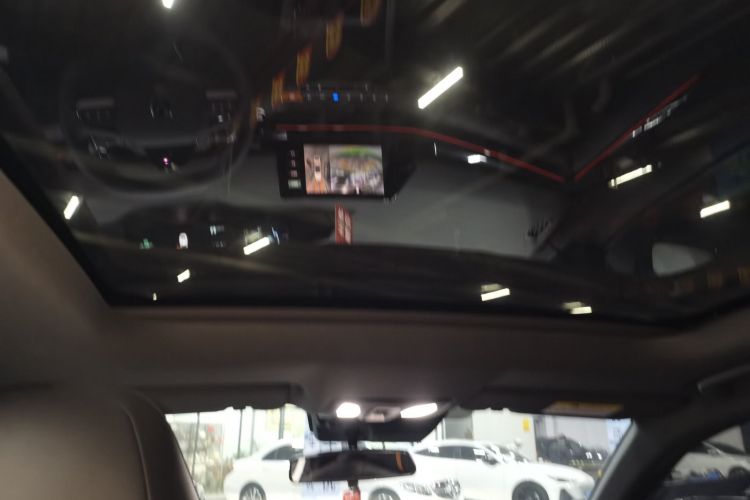 Changan UNI-V 2024 car image #18