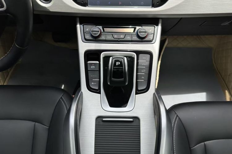 GEELY Boyue 2020 #18 GEELY Boyue 2020 car image #18