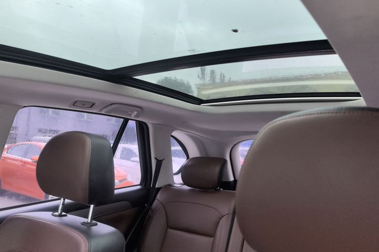 Haval H8 2018 car image #18