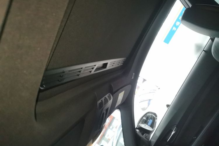 BMW M2 2019 car image #18