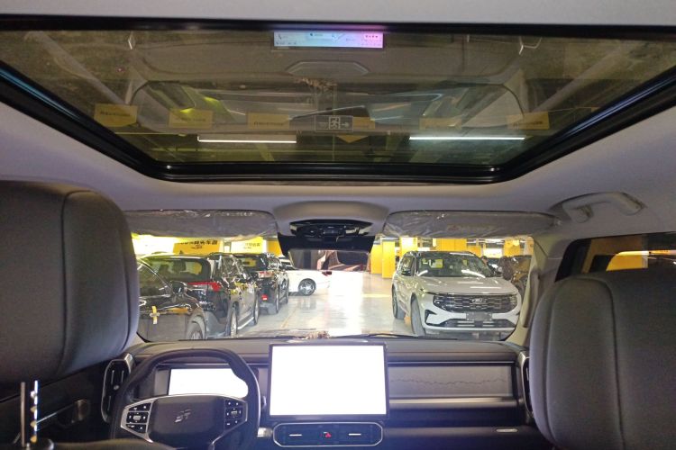 Jetour Traveller 2025 car image #18