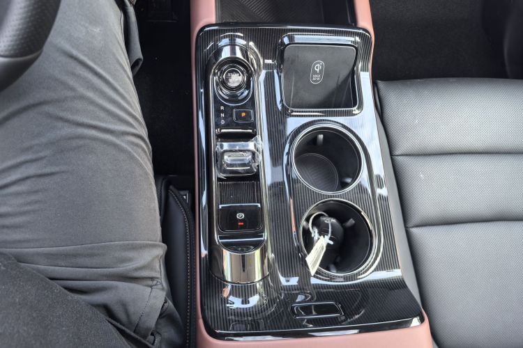 GAC Trumpchi E8 New Energy 2025 car image #18