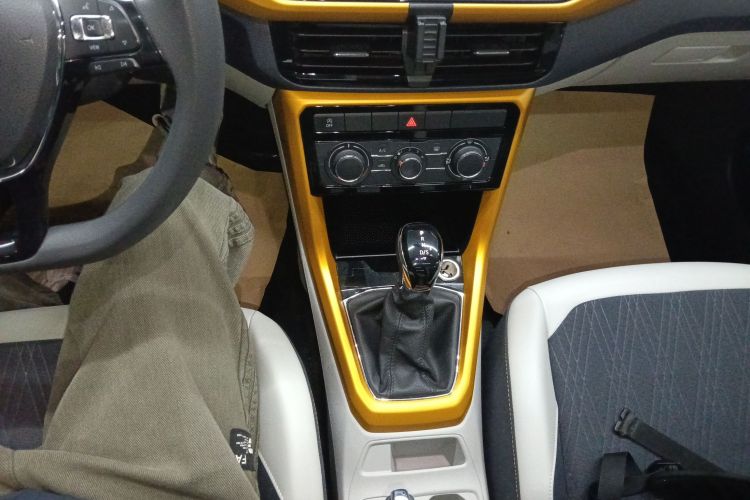 Volkswagen T-Cross 2019 car image #18