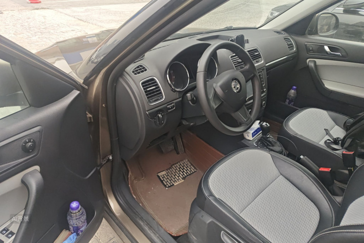 Skoda Yeti 2015 immagine di auto #18