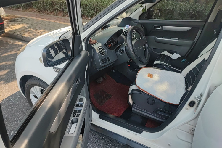 Suzuki 2015 car image #18