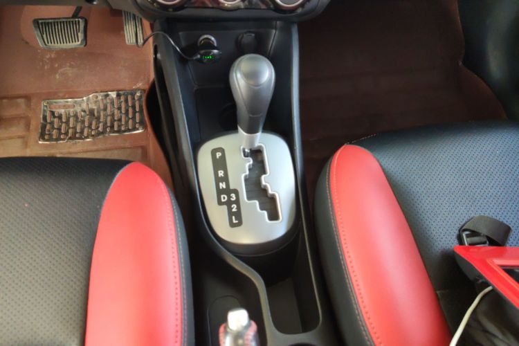 Kia K2 2016 imagen de coche #18