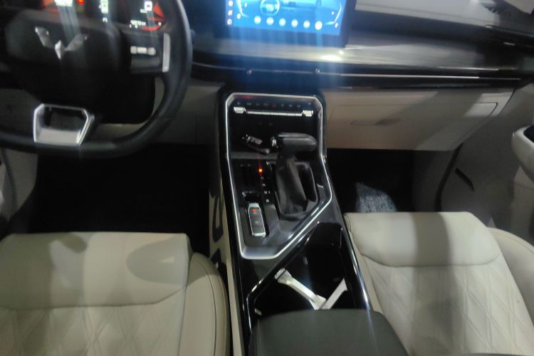 Wuling Asta 2021 #18 Wuling Asta 2021 صورة سيارة #18