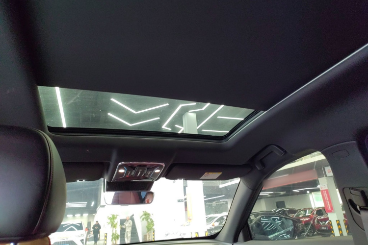 X70 PLUS 2021 car image #18