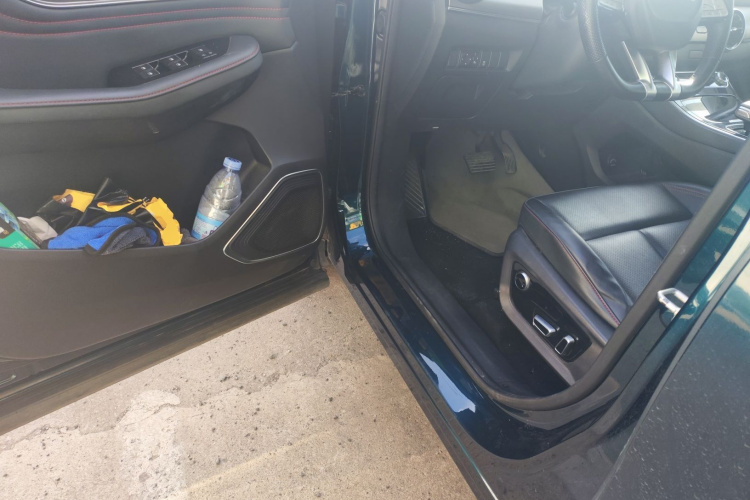 T5 2022 car image #18