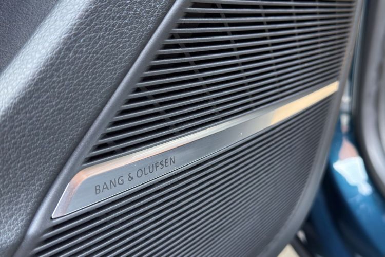 Audi Q8 2020 car image #18