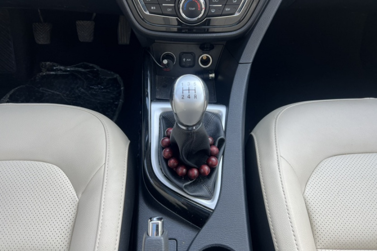 Changan Alsvin V7 2016 #18 Changan Alsvin V7 2016 car image #18