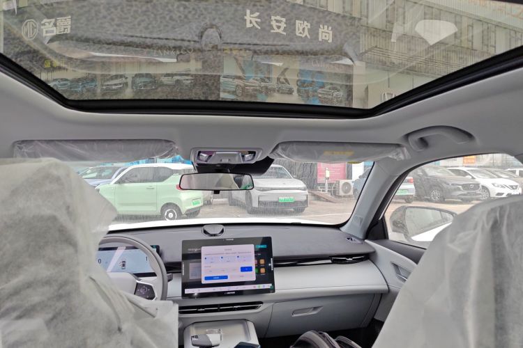 Changan UNI-Z PHEV 2025 #18 Changan UNI-Z PHEV 2025 car image #18