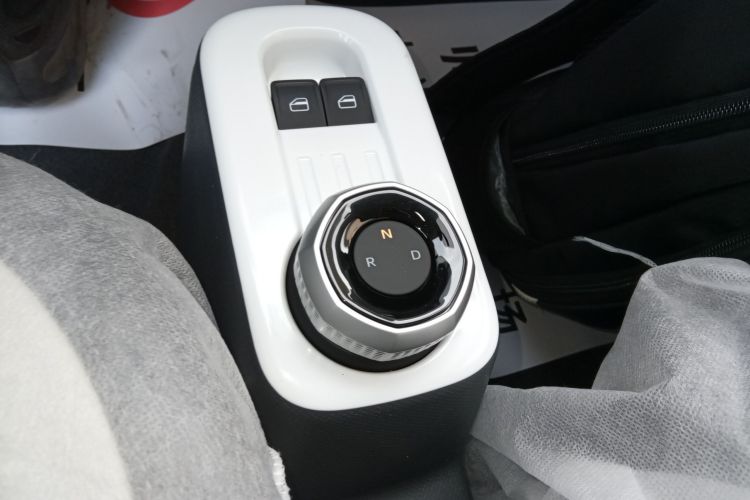 Livan 2025 immagine di auto #18