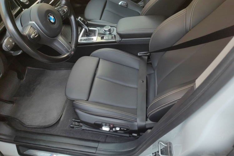 BMW 1 Series 2023 #18 BMW 1 Series 2023 car image #18