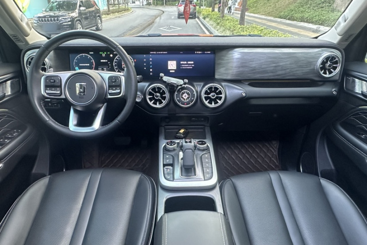 Tank 300 2022 car image #18