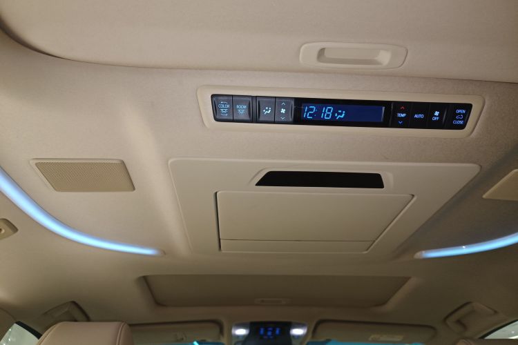 Toyota Alphard 2021 #18 Toyota Alphard 2021 car image #18