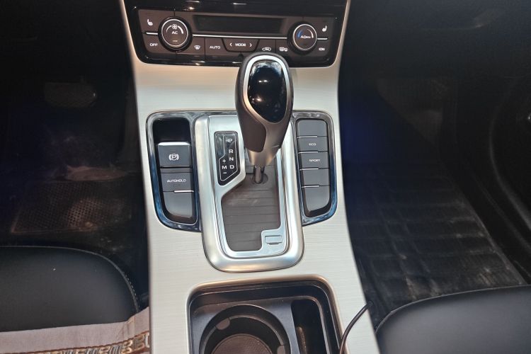 Emgrand GL 2017 car image #18