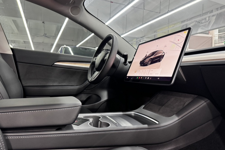 2022 #18 2022 car image #18