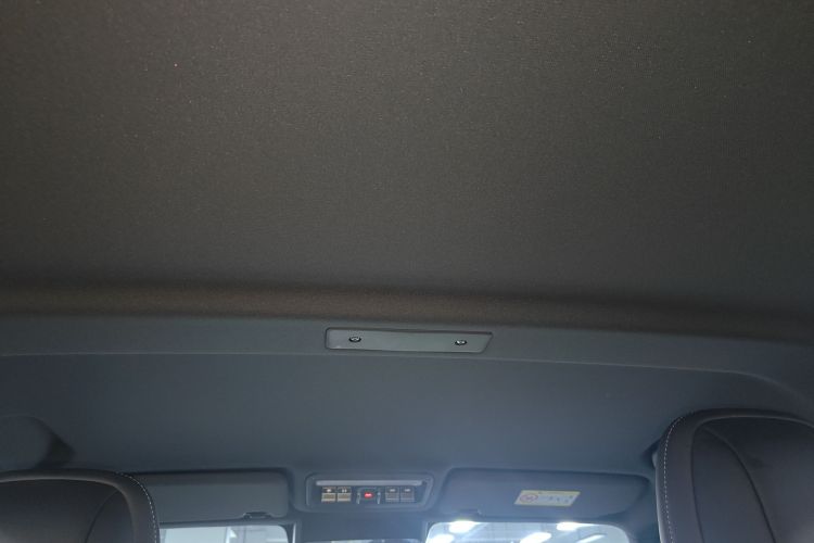 2025 car image #18