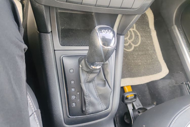 Skoda Yeti 2015 immagine di auto #18