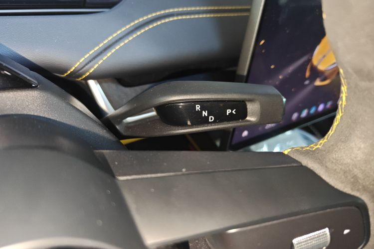 MI SU7 Ultra 2025 car image #18