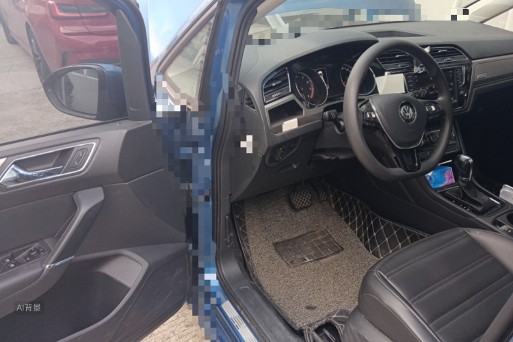 Volkswagen Touran 2018 car image #18