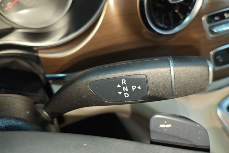 Mercedes-Benz V Class 2022 #18 Mercedes-Benz V Class 2022 car image #18