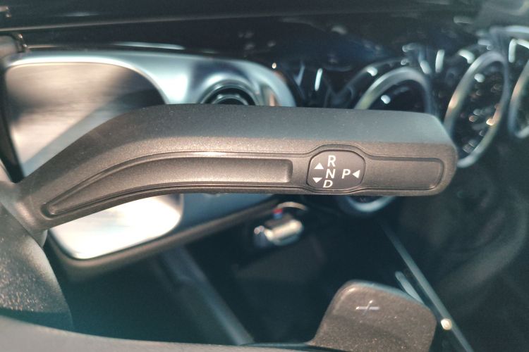 Mercedes-Benz GLB Class 2023 #18 Mercedes-Benz GLB Class 2023 car image #18