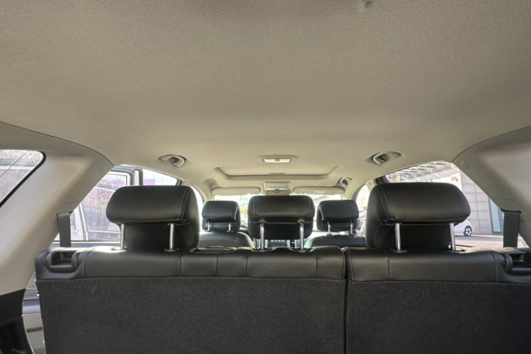 Chevrolet Captiva 2015 car image #18