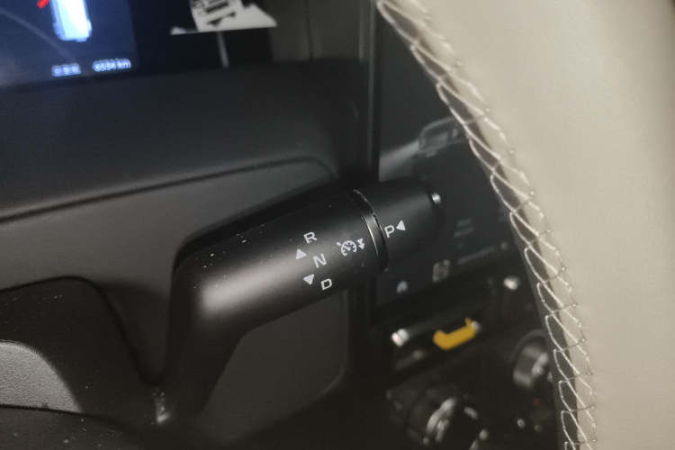 2025 car image #18