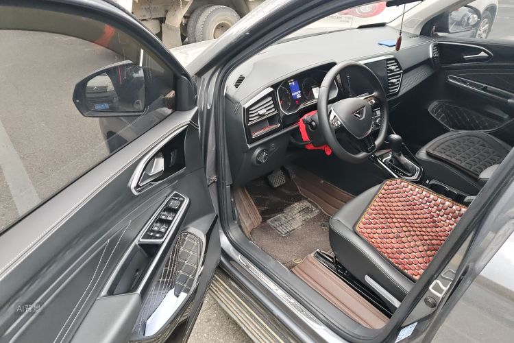 VS5 2021 car image #18
