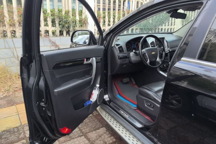 Chevrolet Captiva 2015 car image #18