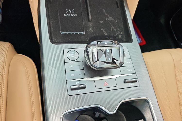 BYD SongL DM-i 2025 car image #18