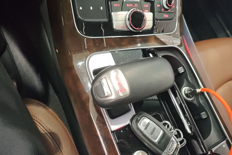 Audi A8 2016 car image #18