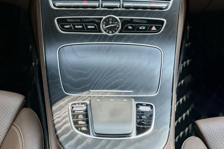 Mercedes-Benz E Class 2019 #18 Mercedes-Benz E Class 2019 car image #18