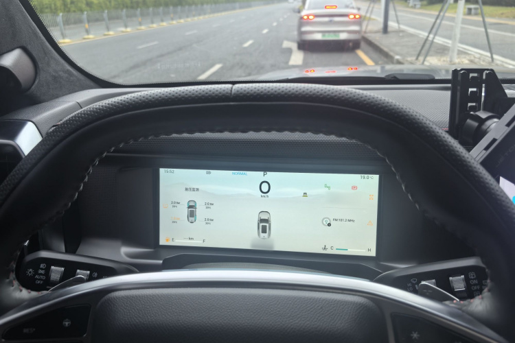 Jetour Traveller 2024 car image #18