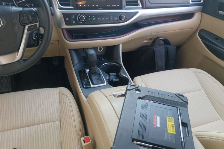 Toyota Highlander 2016 car image #18