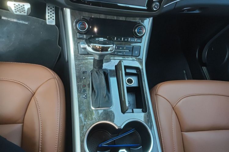 Haval H8 2015 #18 Haval H8 2015 car image #18