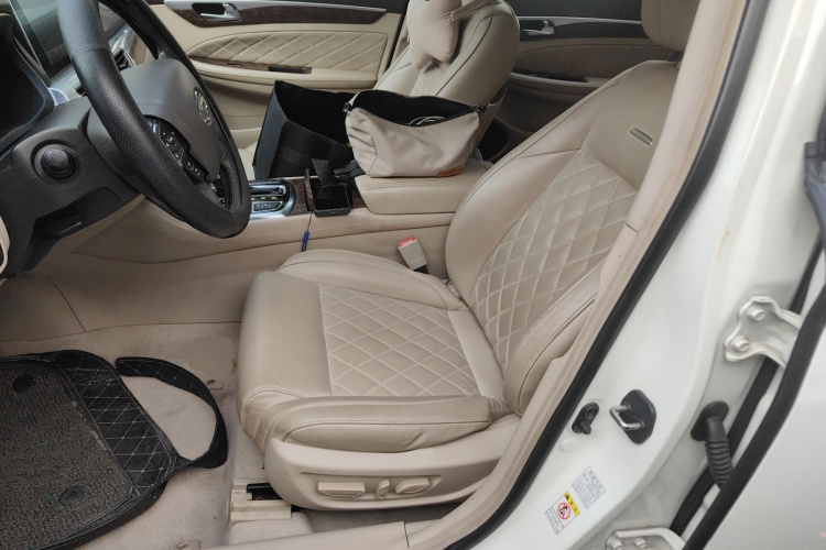 GAC Trumpchi GA8 2018 #18 GAC Trumpchi GA8 2018 car image #18