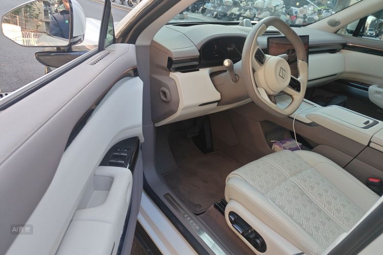 Zeekr 7X 2024 car image #18