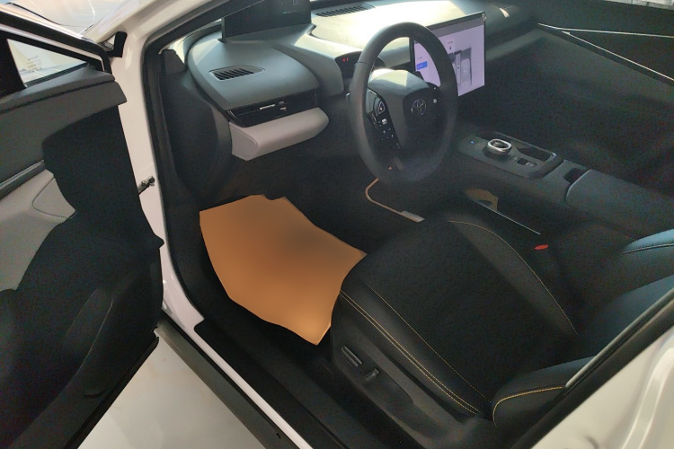 Toyota bZ5 2025 #18 Toyota bZ5 2025 car image #18